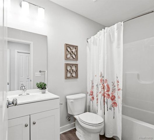 13614 Signature Drive, Holland, MI 49424