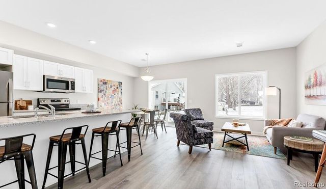 13614 Signature Drive, Holland, MI 49424