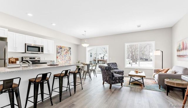 13614 Signature Drive, Holland, MI 49424