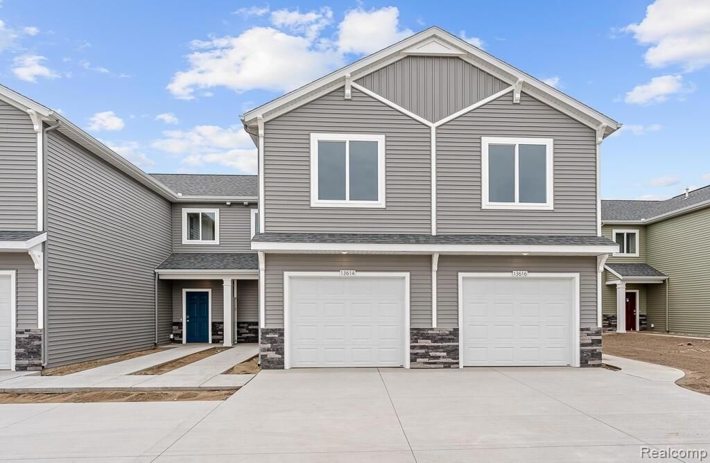 13614 Signature Drive, Holland, MI 49424