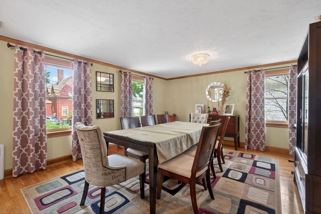 8 Hawthorne St, Watertown, MA 02472