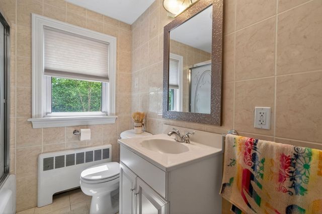 8 Hawthorne St, Watertown, MA 02472