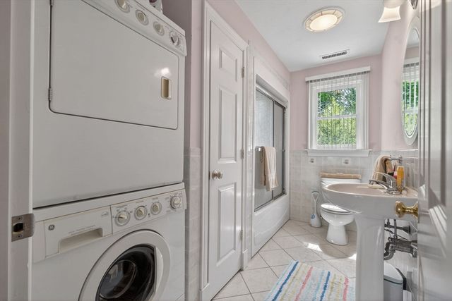 8 Hawthorne St, Watertown, MA 02472