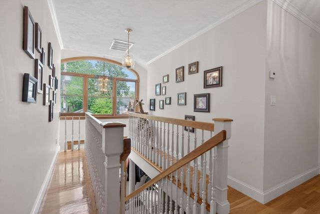 8 Hawthorne St, Watertown, MA 02472