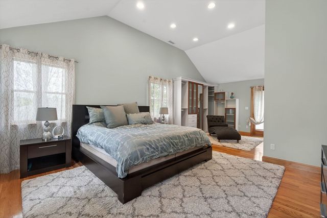8 Hawthorne St, Watertown, MA 02472