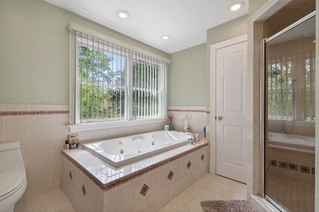 8 Hawthorne St, Watertown, MA 02472