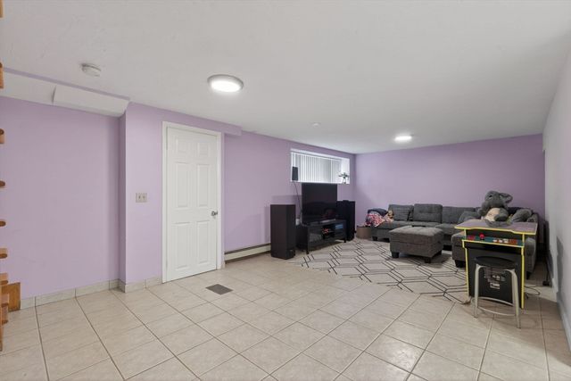 8 Hawthorne St, Watertown, MA 02472