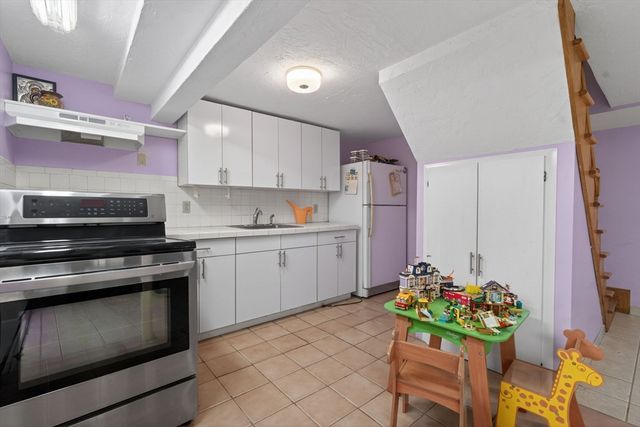 8 Hawthorne St, Watertown, MA 02472