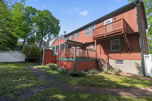 8 Hawthorne St, Watertown, MA 02472