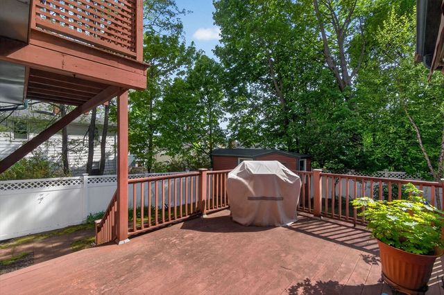 8 Hawthorne St, Watertown, MA 02472