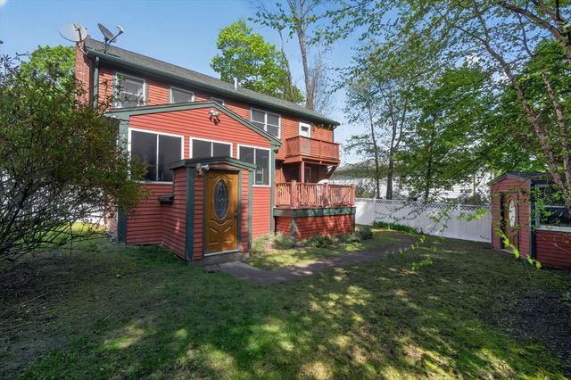 8 Hawthorne St, Watertown, MA 02472