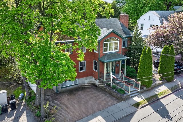 8 Hawthorne St, Watertown, MA 02472