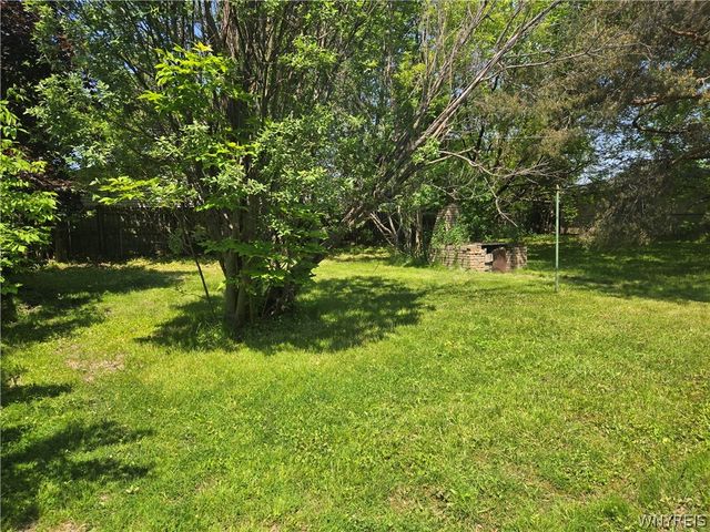 60 Rosewood Terrace, Cheektowaga, NY 14225
