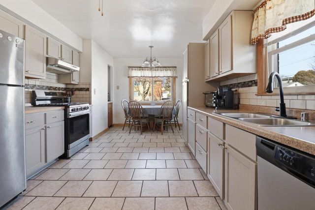 3947 E Adams AVENUE, Cudahy, WI 53110