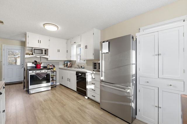 817 N Doris St, Wichita, KS 67212