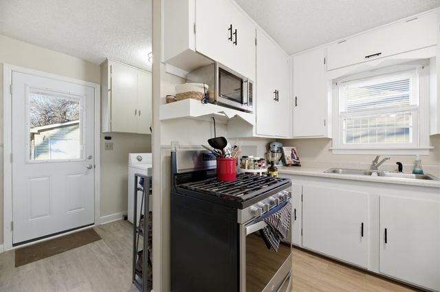 817 N Doris St, Wichita, KS 67212