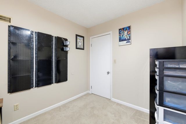 817 N Doris St, Wichita, KS 67212