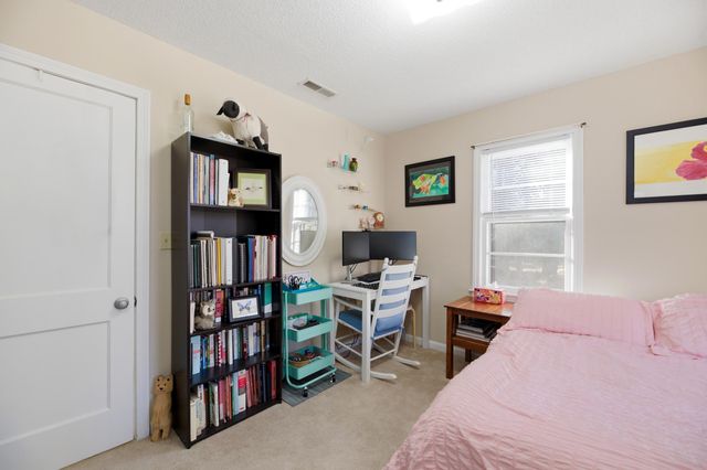 817 N Doris St, Wichita, KS 67212