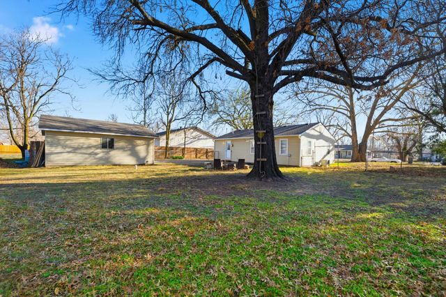 817 N Doris St, Wichita, KS 67212