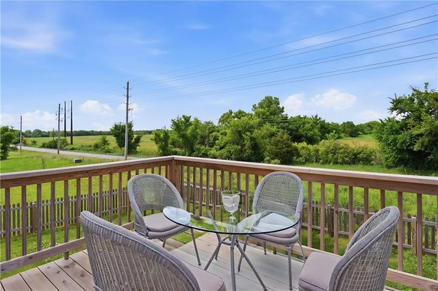 9802 E 219th Circle, Peculiar, MO 64078
