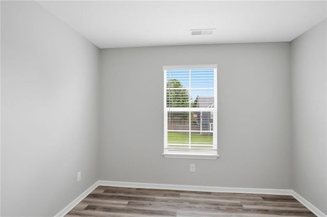 9802 E 219th Circle, Peculiar, MO 64078