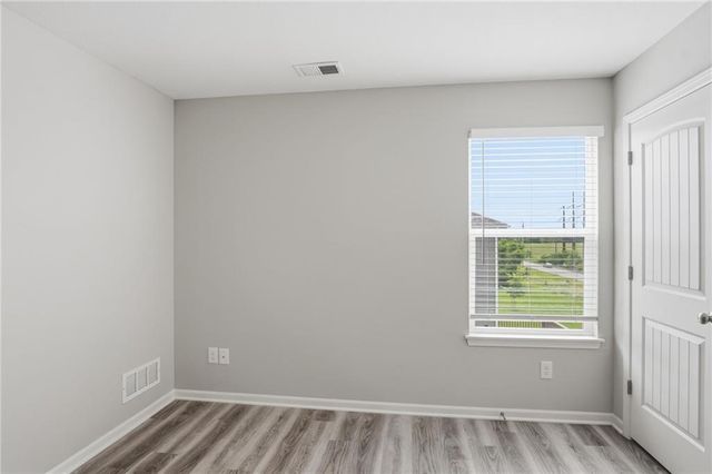 9802 E 219th Circle, Peculiar, MO 64078