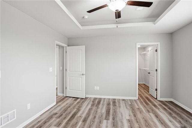 9802 E 219th Circle, Peculiar, MO 64078