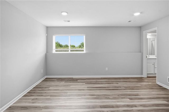 9802 E 219th Circle, Peculiar, MO 64078