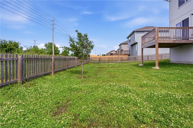 9802 E 219th Circle, Peculiar, MO 64078