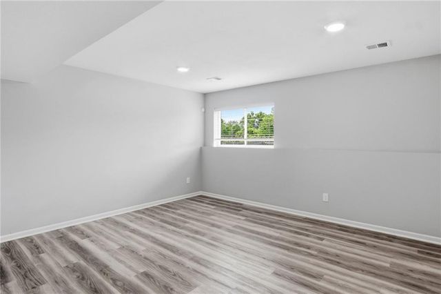 9802 E 219th Circle, Peculiar, MO 64078