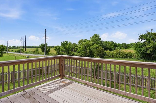 9802 E 219th Circle, Peculiar, MO 64078