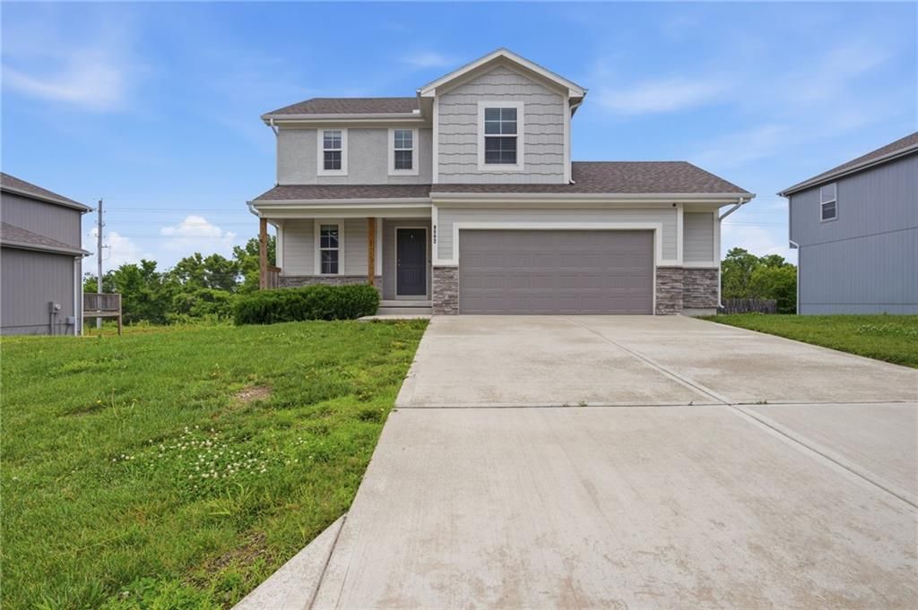 9802 E 219th Circle, Peculiar, MO 64078