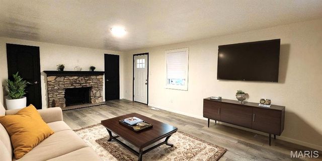 10724 Lacklink Road, St Louis, MO 63114