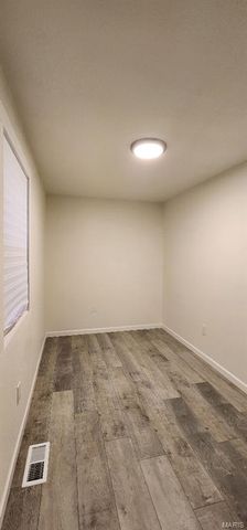 10724 Lacklink Road, St Louis, MO 63114