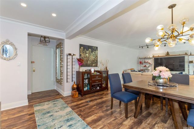 211-06 75th Avenue 5E, Oakland Gardens, NY 11364