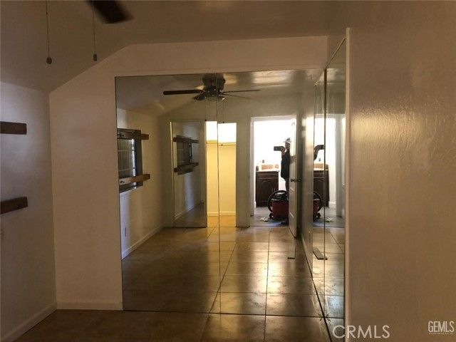 121 Roberts, Bakersfield, CA 93308