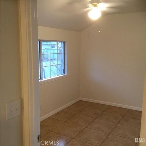 121 Roberts, Bakersfield, CA 93308