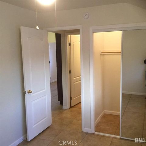 121 Roberts, Bakersfield, CA 93308