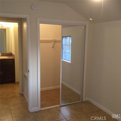 121 Roberts, Bakersfield, CA 93308