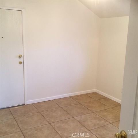 121 Roberts, Bakersfield, CA 93308
