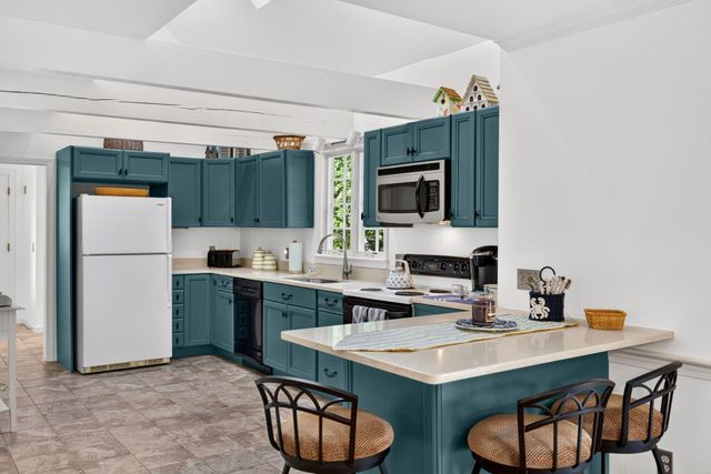 59 Ridgeport Drive, Harwich Port, MA 02646