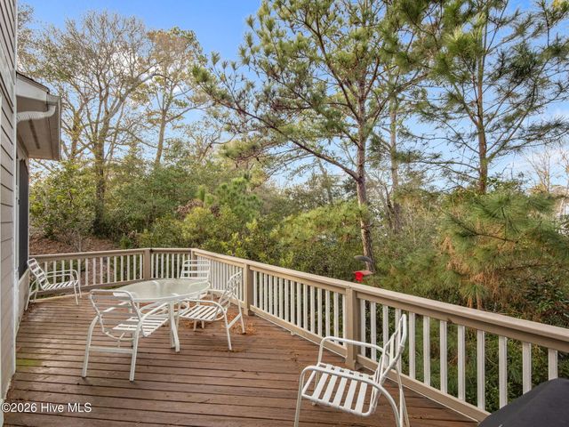 9804 Heath Place, Emerald Isle, NC 28594