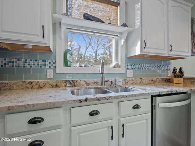 9804 Heath Place, Emerald Isle, NC 28594