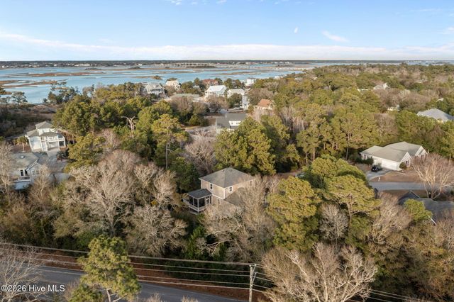 9804 Heath Place, Emerald Isle, NC 28594