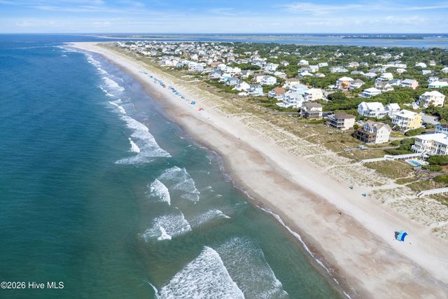 9804 Heath Place, Emerald Isle, NC 28594