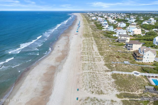 9804 Heath Place, Emerald Isle, NC 28594