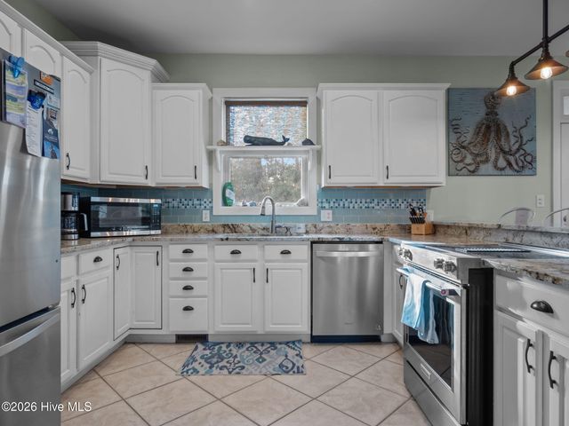 9804 Heath Place, Emerald Isle, NC 28594