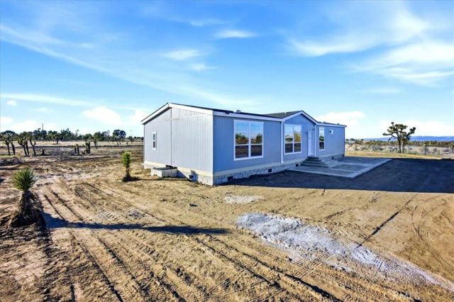 12076 Lager Road, Phelan, CA 92371
