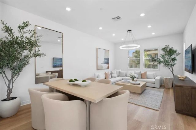 327 Baluster, Irvine, CA 92618
