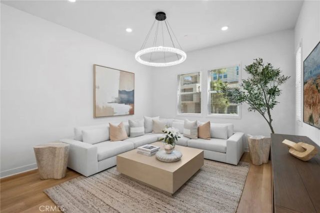 327 Baluster, Irvine, CA 92618